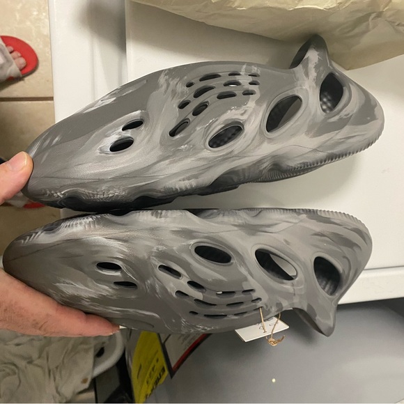 COPY - Yeezy foam runner - Picture 4 of 5
